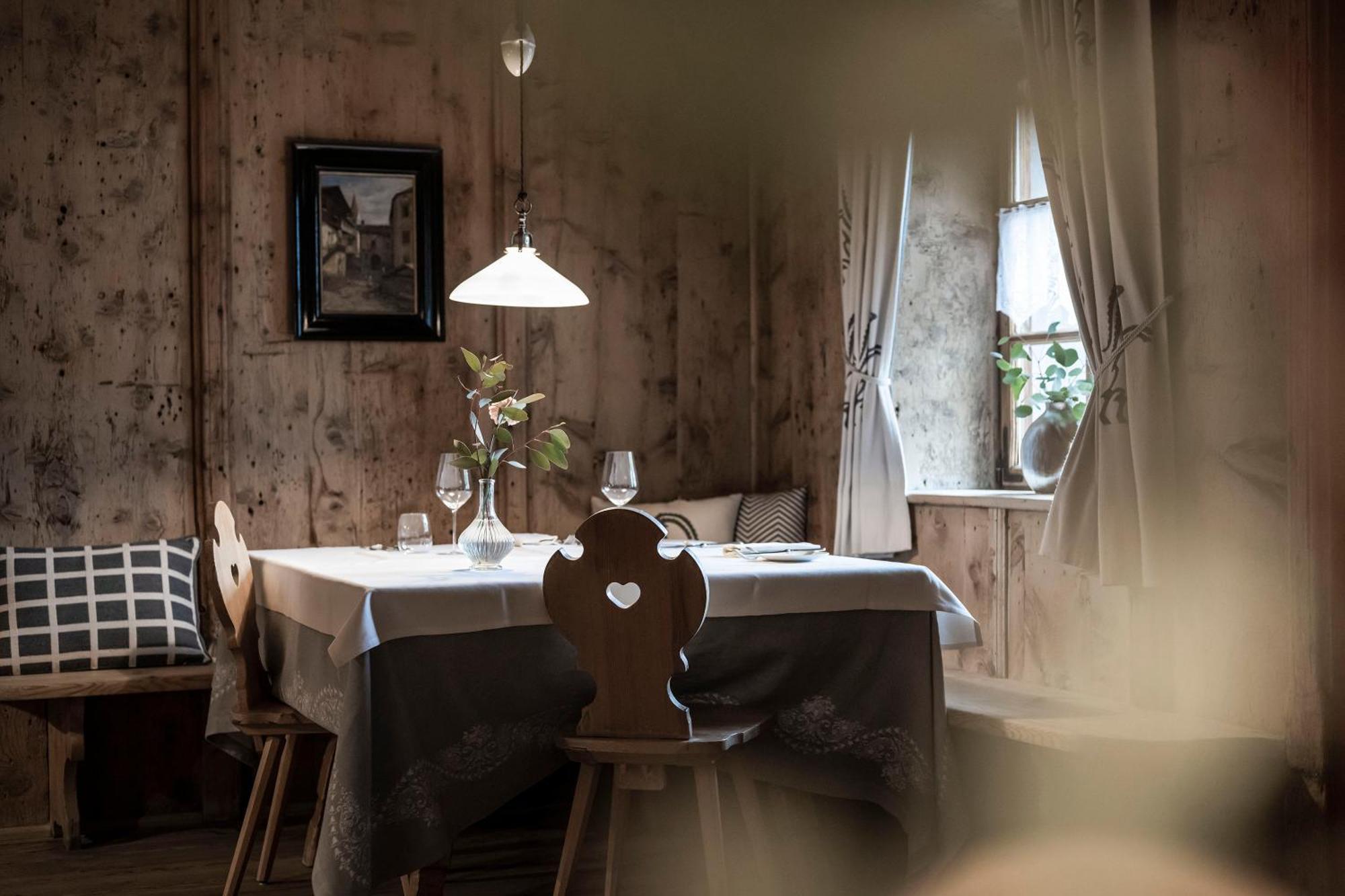 Hotel Ansitz Steinbock Villandro Exteriör bild