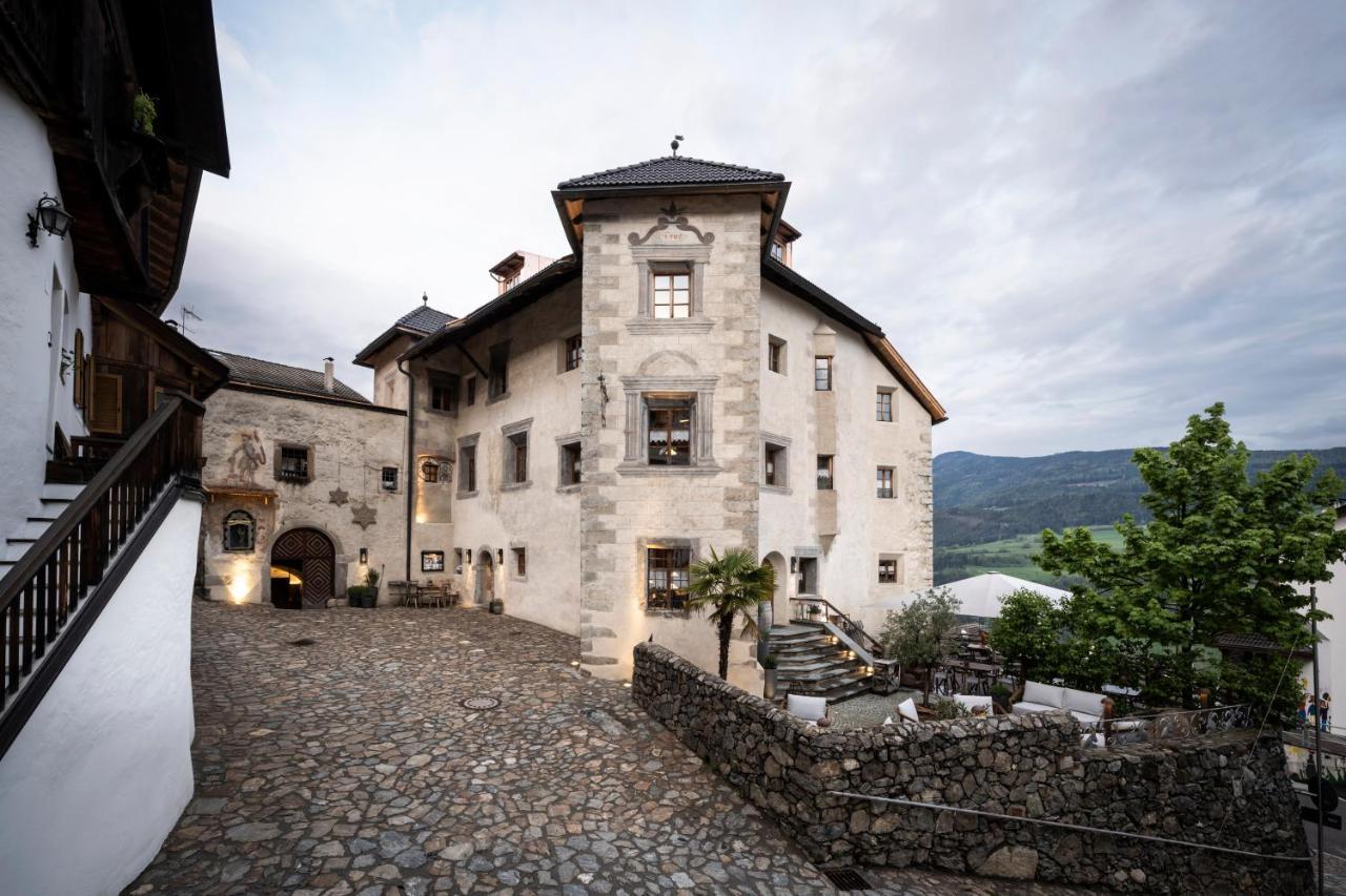Hotel Ansitz Steinbock Villandro Exteriör bild