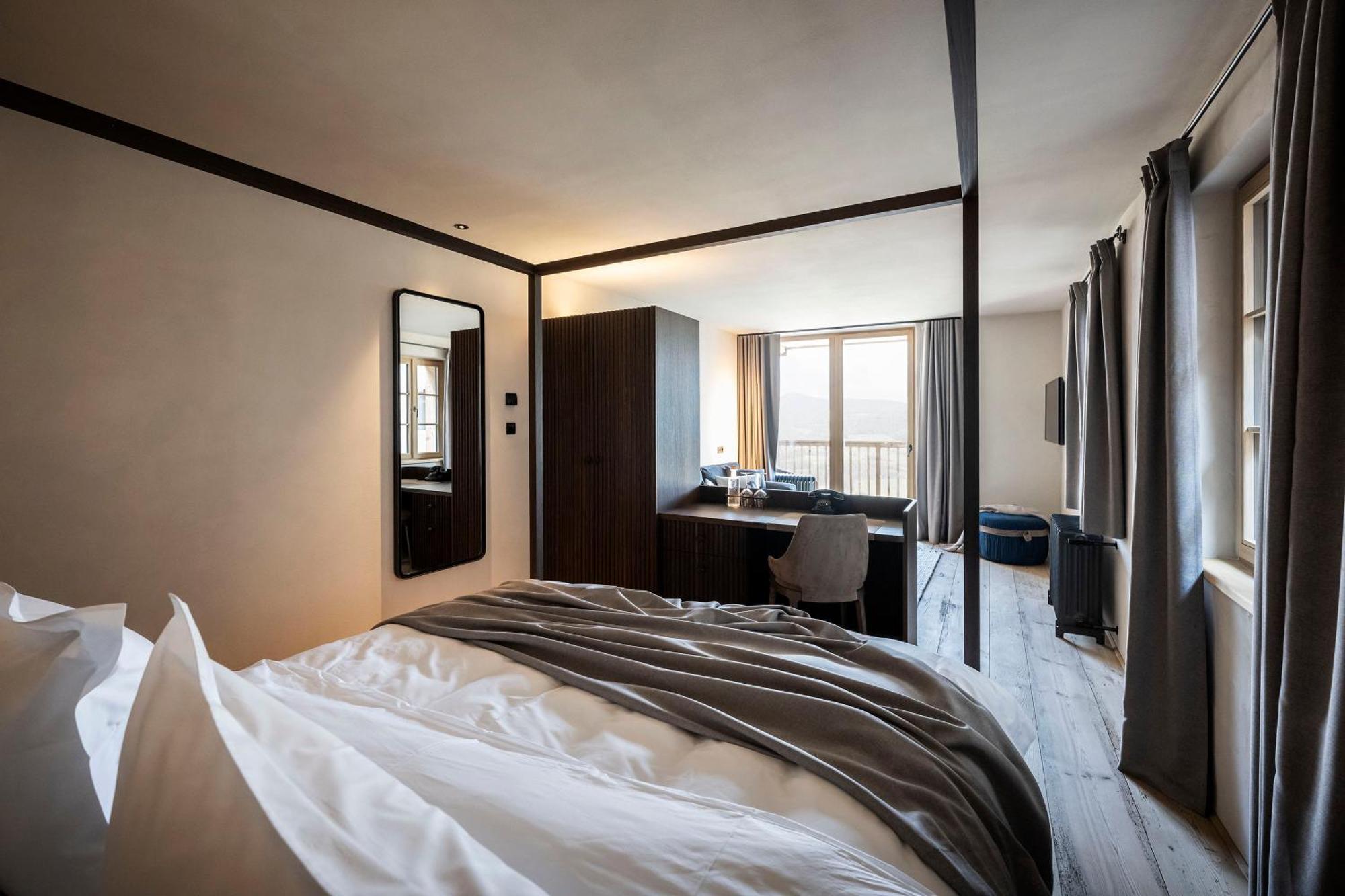 Hotel Ansitz Steinbock Villandro Exteriör bild