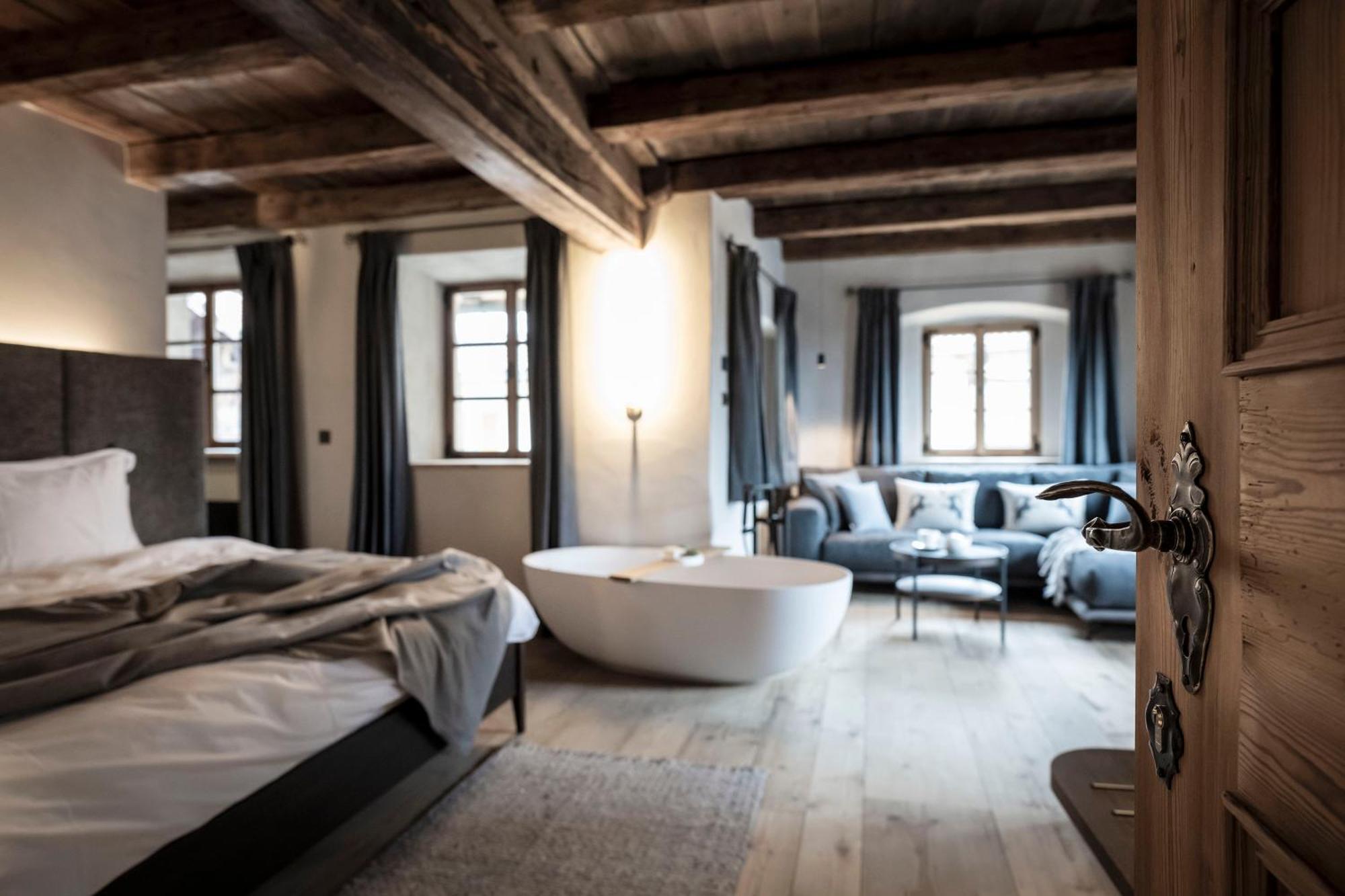 Hotel Ansitz Steinbock Villandro Exteriör bild