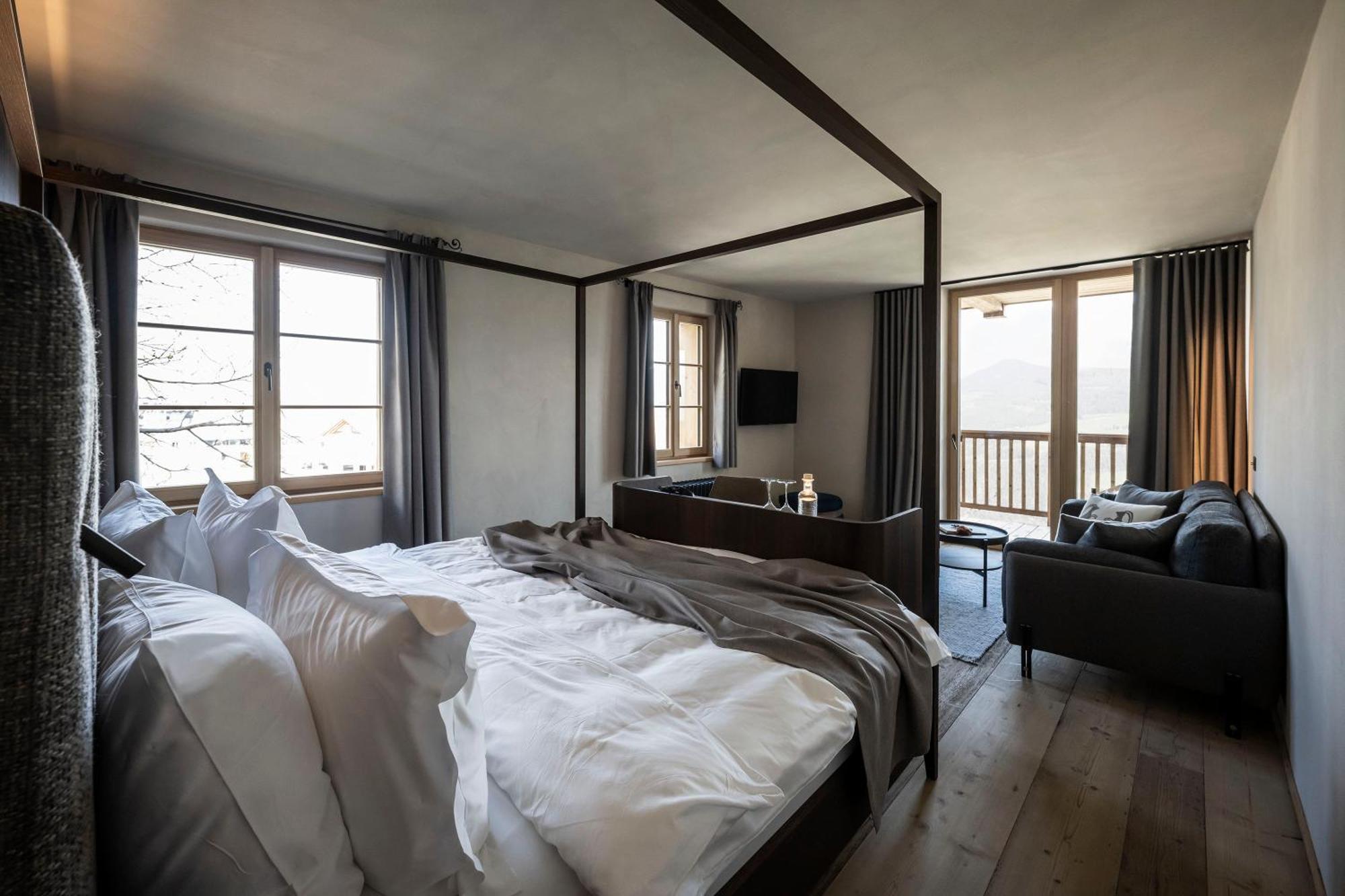 Hotel Ansitz Steinbock Villandro Exteriör bild