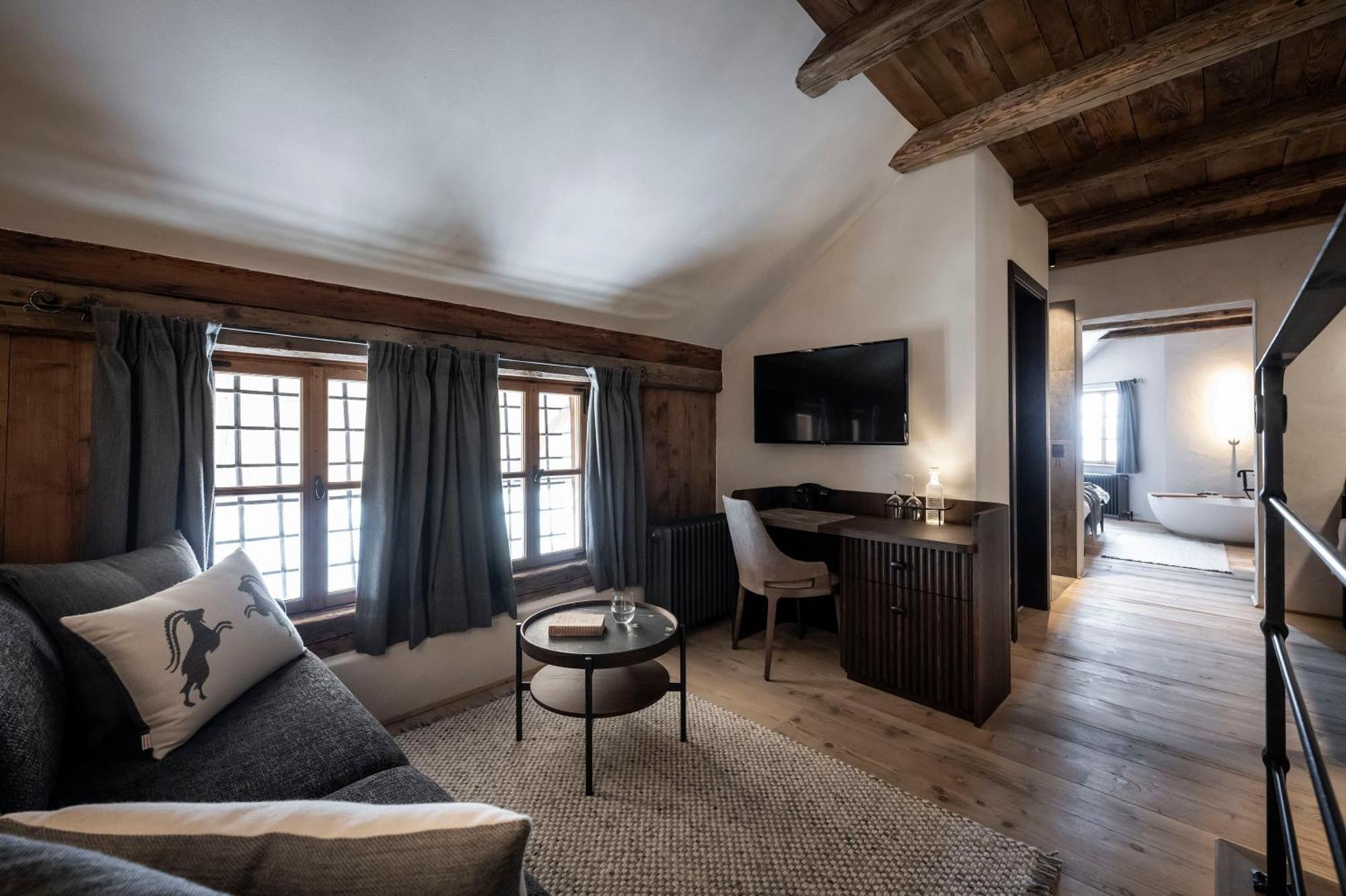 Hotel Ansitz Steinbock Villandro Exteriör bild